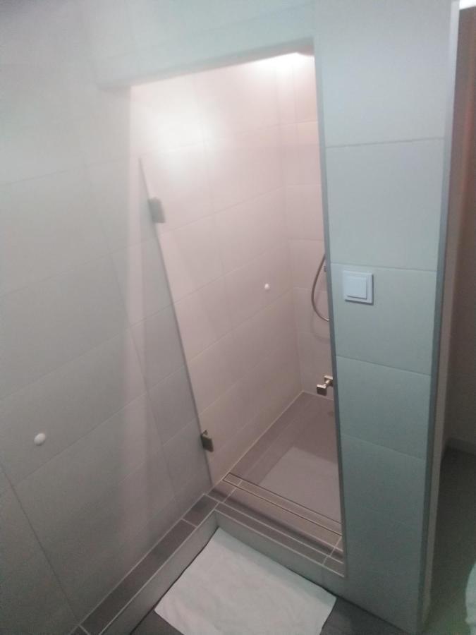 Ferienwohnung Apartament Zielona Wierzba Blisko Sky Tower Breslau Exterior foto